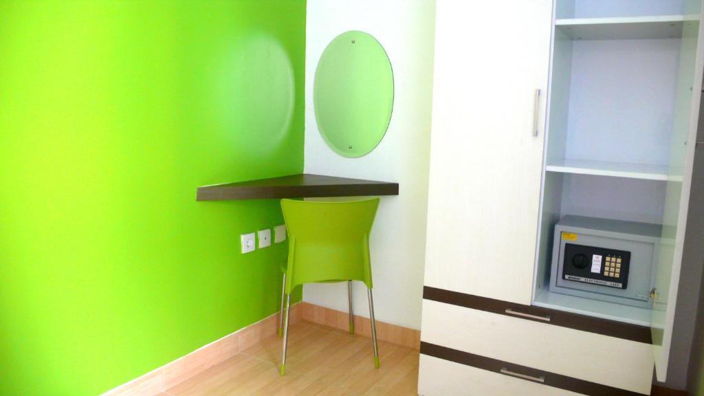 Wow Hotel Jakarta Room photo